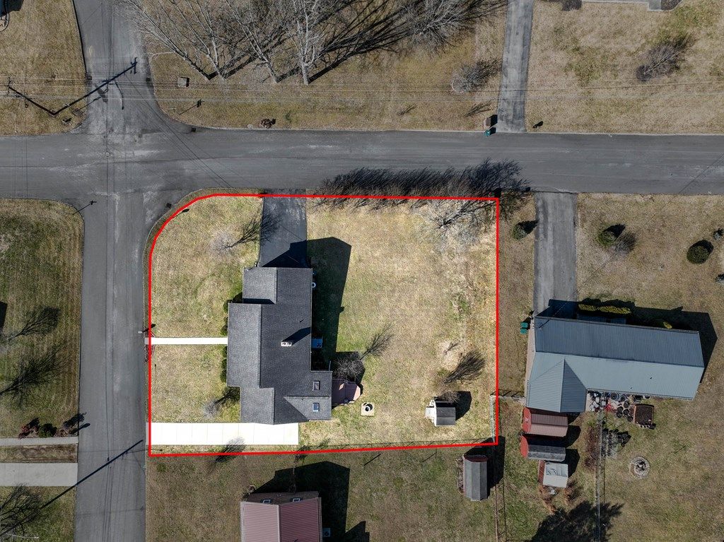 Photo of 110 Quillen Dr, Bristol, VA 24201 (MLS # 105804)