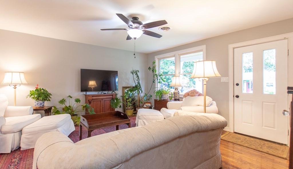 Abingdon, Virginia 24210, United States, 3 Bedrooms Bedrooms, ,2 BathroomsBathrooms,Residential,Active,185449