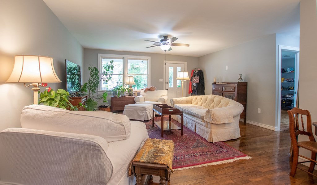 Abingdon, Virginia 24210, United States, 3 Bedrooms Bedrooms, ,2 BathroomsBathrooms,Residential,Active,185449