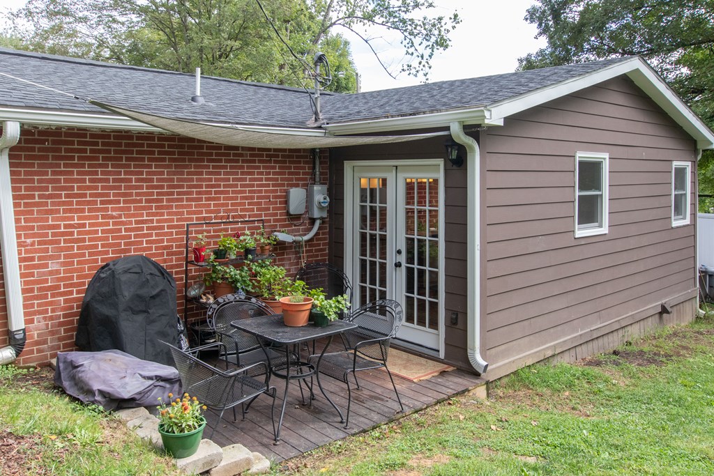 Abingdon, Virginia 24210, United States, 3 Bedrooms Bedrooms, ,2 BathroomsBathrooms,Residential,Active,185449