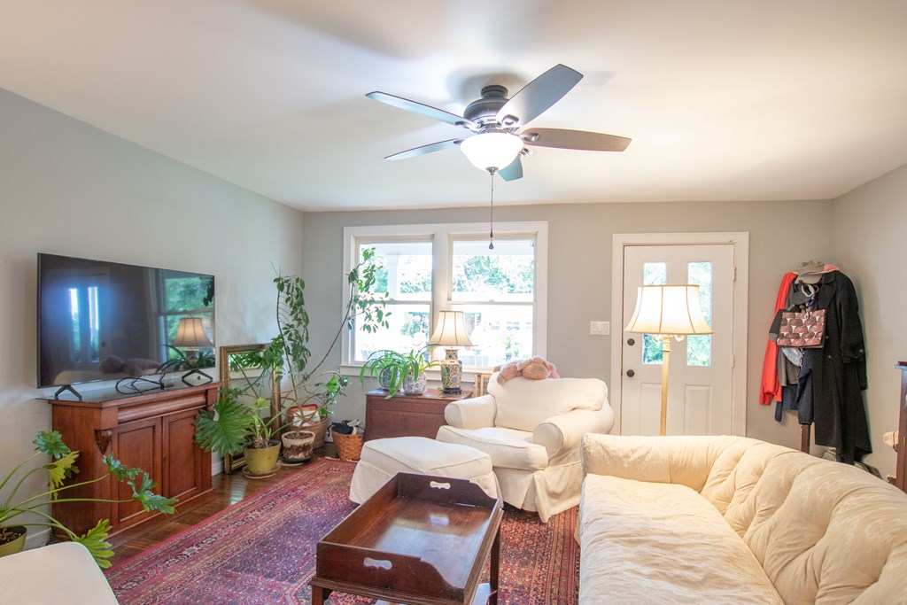 Abingdon, Virginia 24210, United States, 3 Bedrooms Bedrooms, ,2 BathroomsBathrooms,Residential,Active,185449