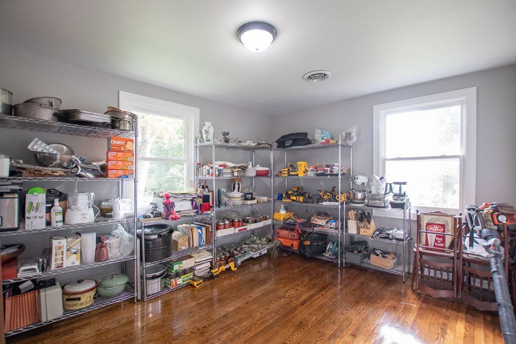 Abingdon, Virginia 24210, United States, 3 Bedrooms Bedrooms, ,2 BathroomsBathrooms,Residential,Active,185449