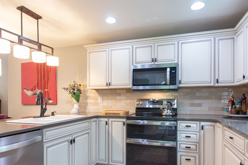 Abingdon, Virginia 24210, United States, 3 Bedrooms Bedrooms, ,2 BathroomsBathrooms,Residential,Active,185449