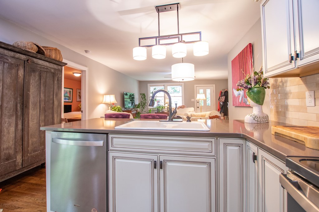 Abingdon, Virginia 24210, United States, 3 Bedrooms Bedrooms, ,2 BathroomsBathrooms,Residential,Active,185449