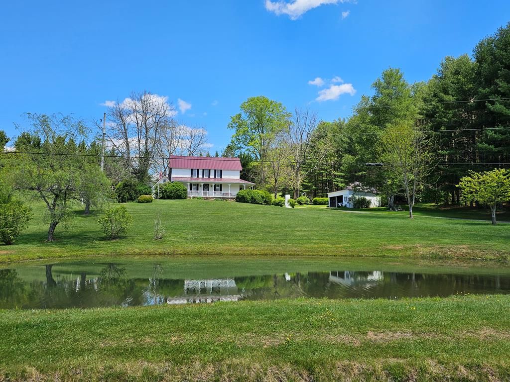 Photo of 4867 Delhart Rd, Galax, VA 24333 (MLS # 105886)