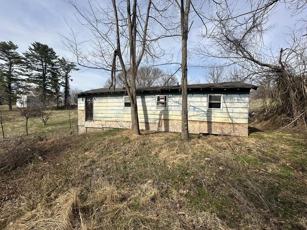 Photo of 111 Garrett St, Galax, VA 24333 (MLS # 109443)