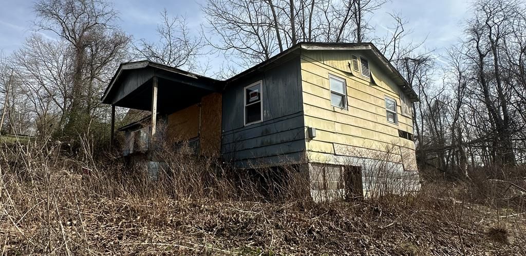 Photo of 111 Garrett St, Galax, VA 24333 (MLS # 109443)