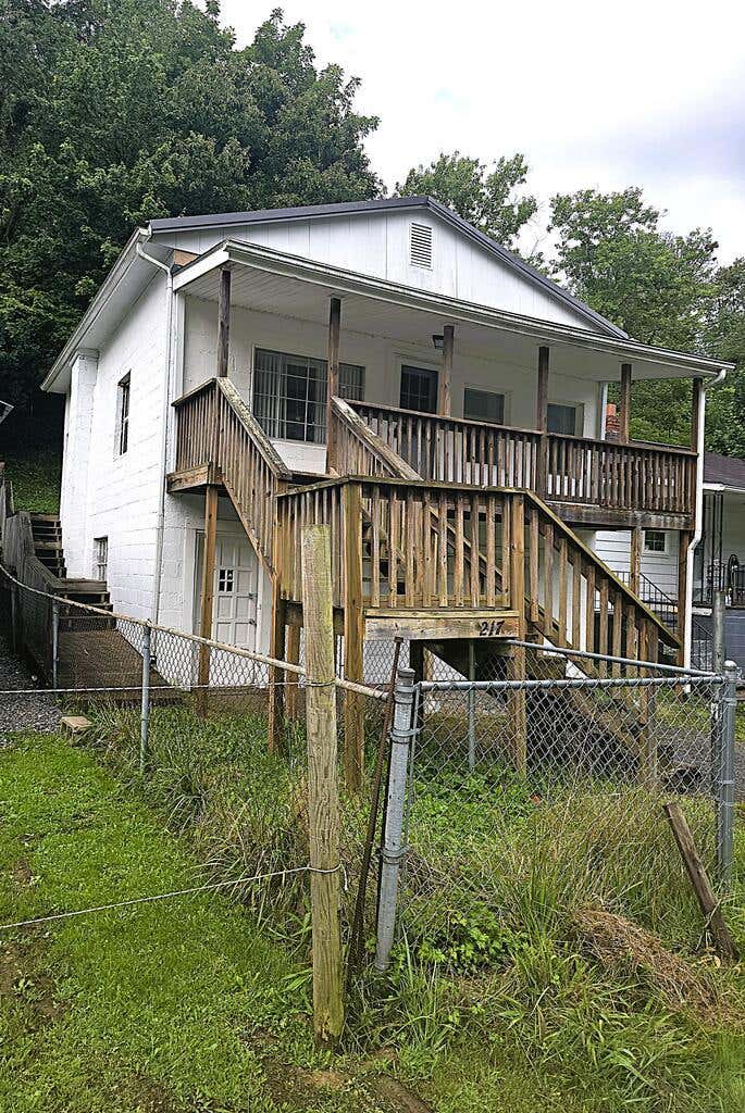 Photo of 217 Upshur Street, Bluefield, WV 24701 (MLS # 111350)