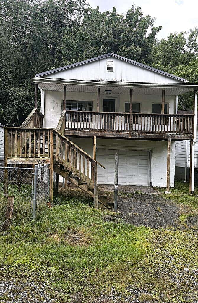Photo of 217 Upshur Street, Bluefield, WV 24701 (MLS # 111350)