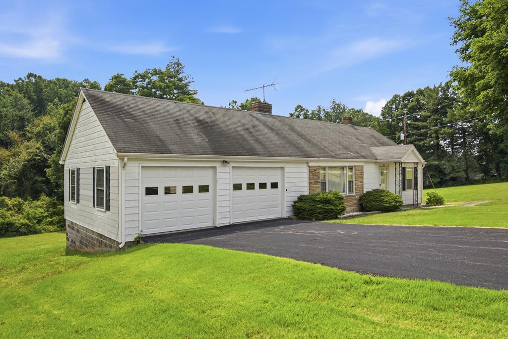 Photo of 502 Alum Ridge Rd, Willis, VA 24380 (MLS # 111357)