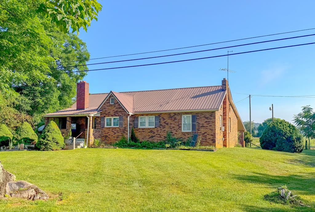 Photo of 1620 Austinville Rd, Max Meadows, VA 24360 (MLS # 111039)