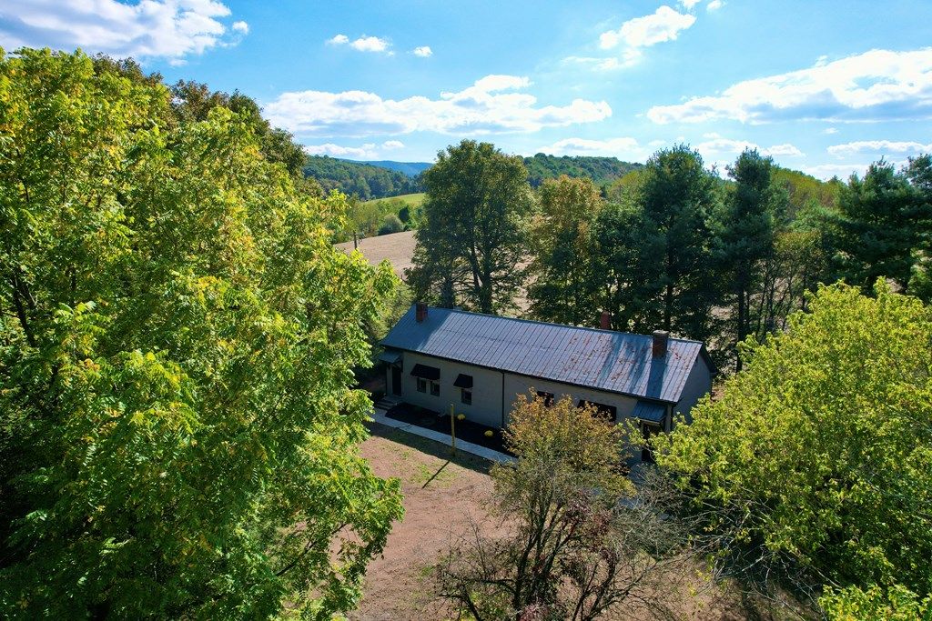 Photo of 114 Dutton Rd, Rural Retreat, VA 24368 (MLS # 103616)