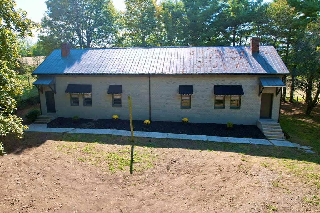 Photo of 114 Dutton Rd, Rural Retreat, VA 24368 (MLS # 103616)