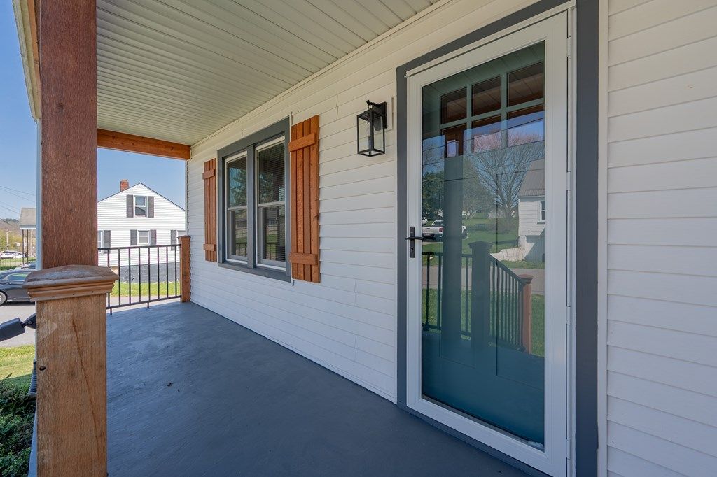 Photo of 206 Sprinkle Ave, Marion, VA 24354 (MLS # 109509)