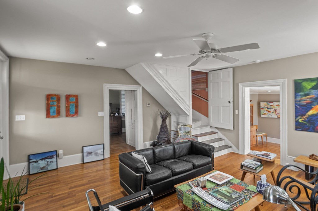3171 West End Road
