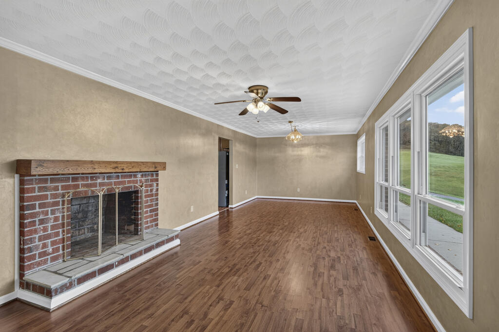 Photo of 651 Mitchell Valley Dr, Marion, VA 24354 (MLS # 112305)
