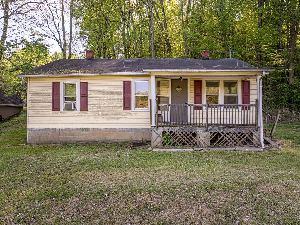 Photo of 7006 Gate City Highway, Bristol, VA 24202 (MLS # 109819)