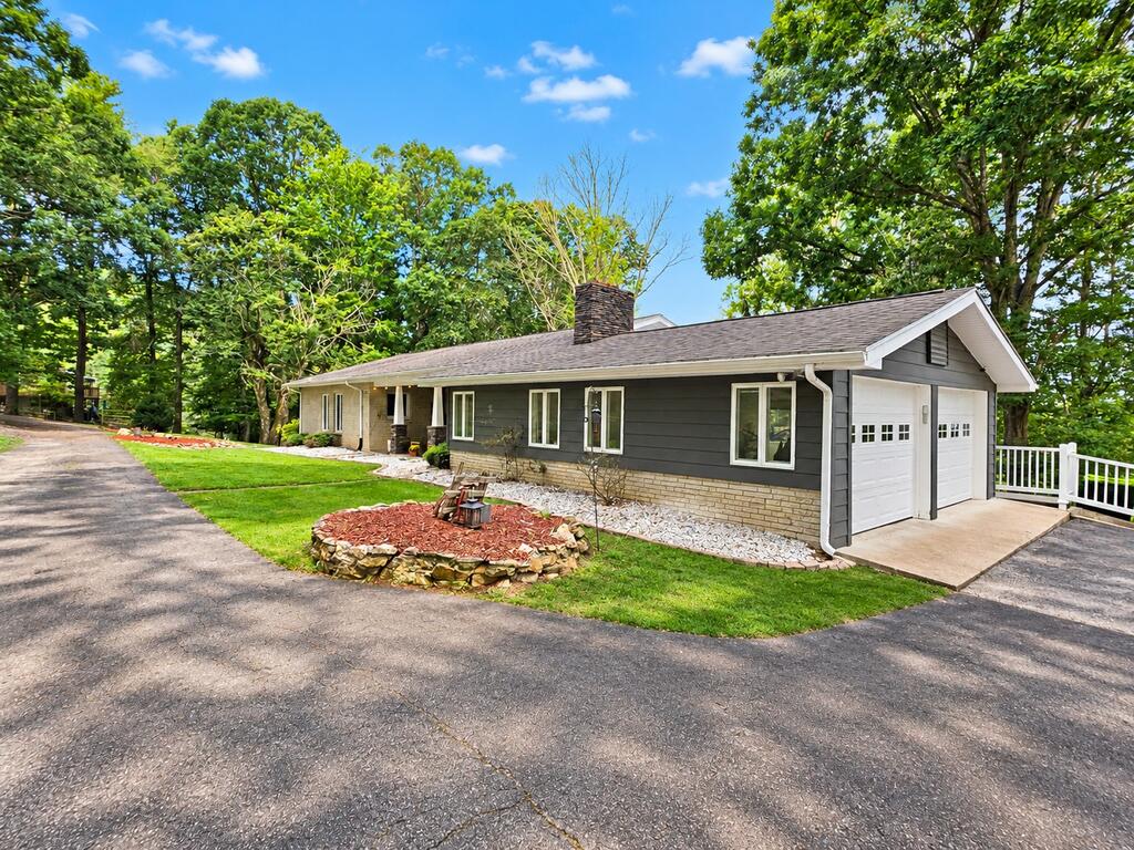 377 Tower Rd