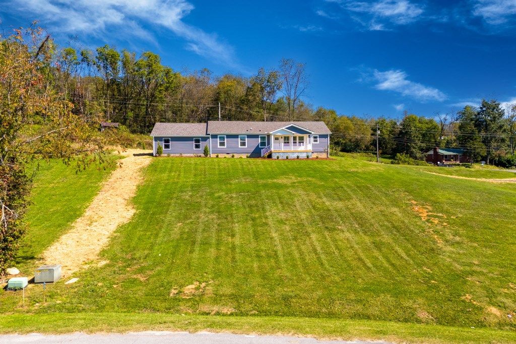 Photo of 18008 Destiny Lane, Abingdon, VA 24210 (MLS # 103657)
