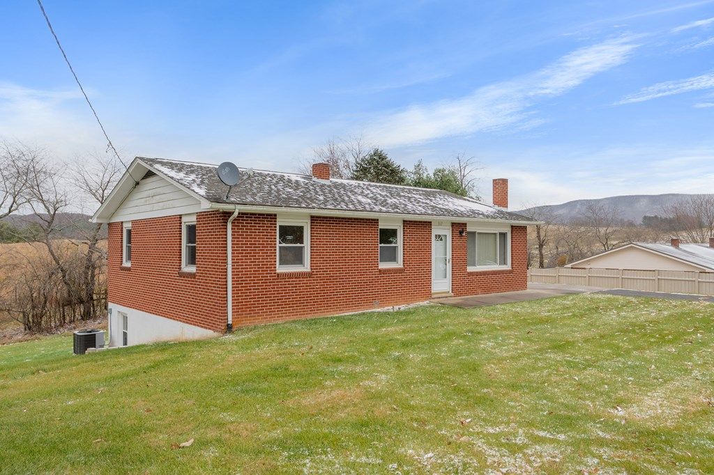 Photo of 163 Meadowview Rd, Bland, VA 24315 (MLS # 104122)