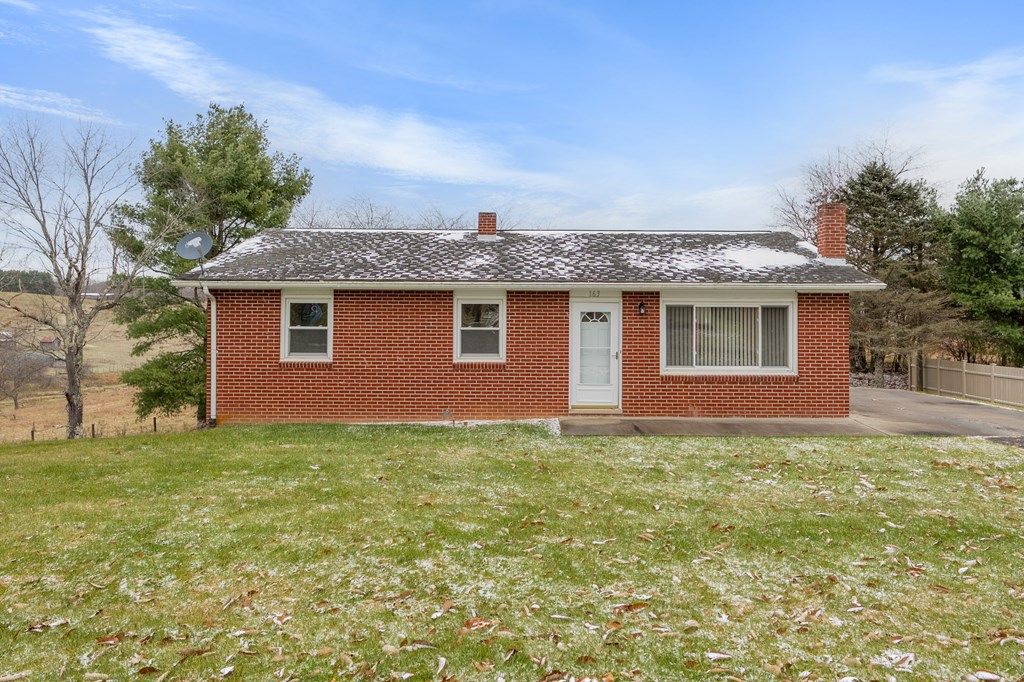 Photo of 163 Meadowview Rd, Bland, VA 24315 (MLS # 104122)