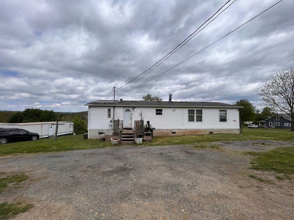 Photo of 151 Tower Street, Pulaski, VA 24301 (MLS # 109771)