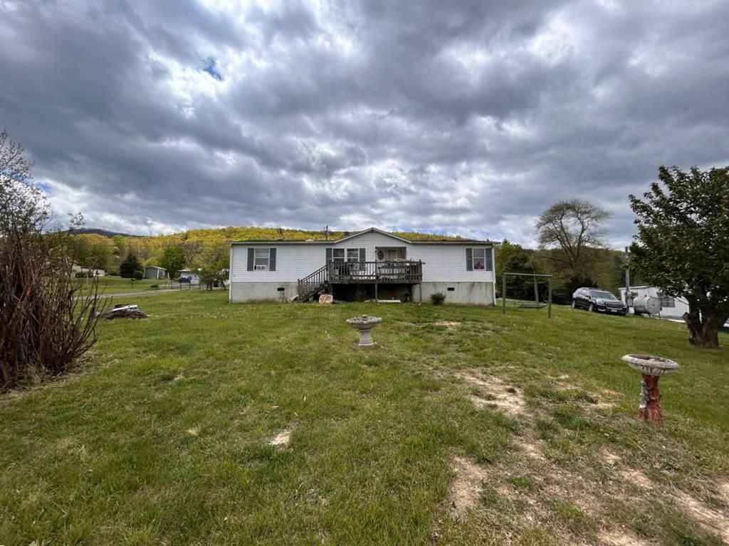 Photo of 151 Tower Street, Pulaski, VA 24301 (MLS # 109771)