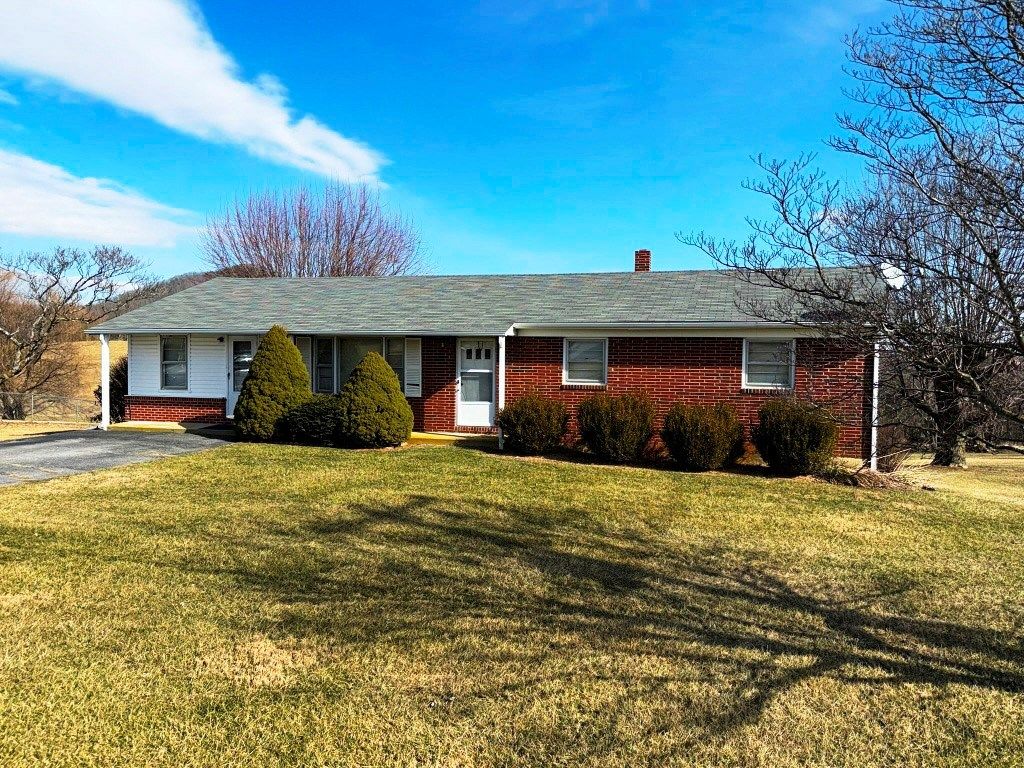 Photo of 1230 Fairview Road, Wytheville, VA 24382 (MLS # 104646)