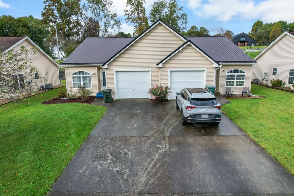 Photo of 116 Willow Oak Ct, Bristol, VA 24201 (MLS # 112303)