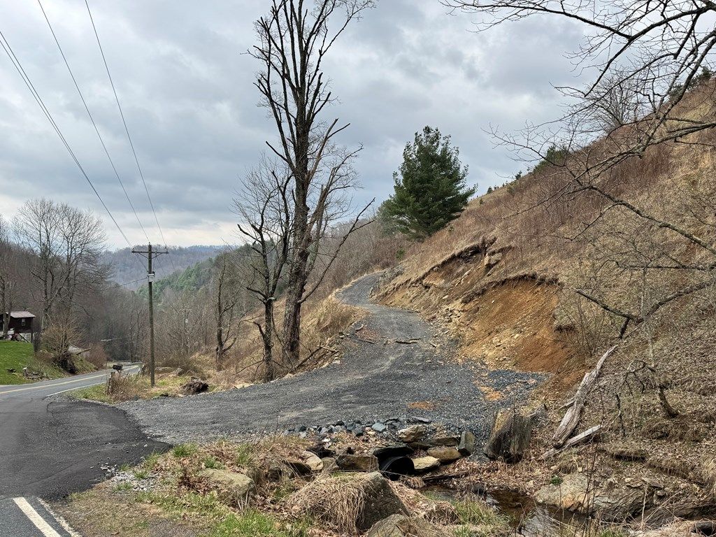 Photo of TBD Bear Wallow Rd #082053366140, Lansing, NC 28643 (MLS # 109409)