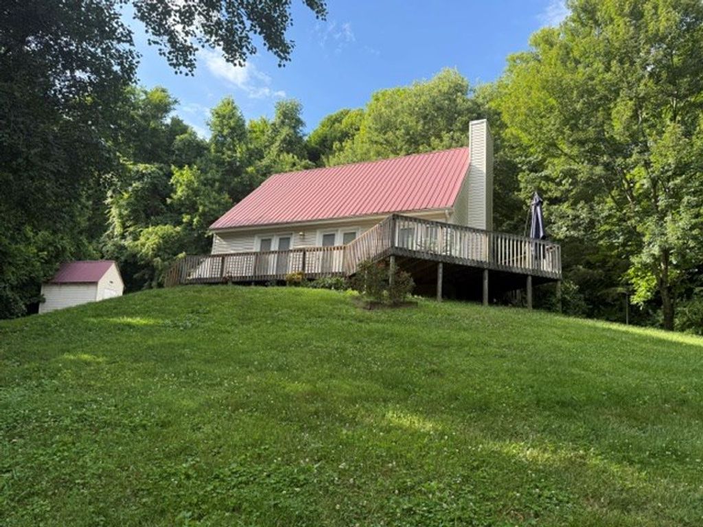 Photo of 16109 Rich Valley Rd, Abingdon, VA 24210 (MLS # 110642)