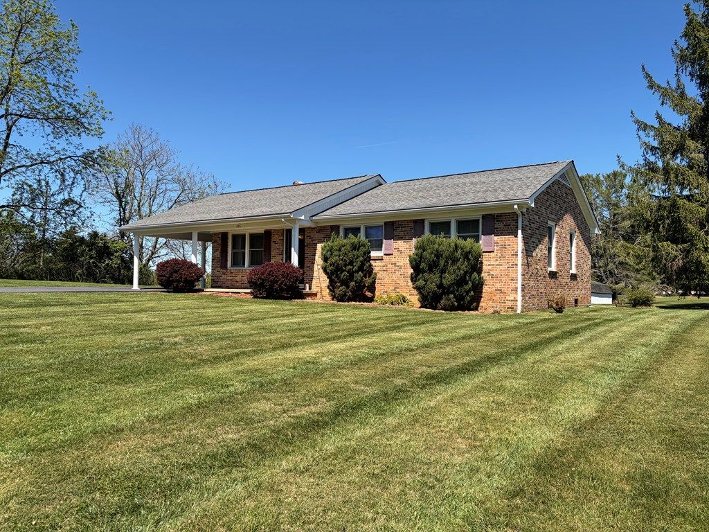 Photo of 408 Timberline Drive, Galax, VA 24333 (MLS # 109723)