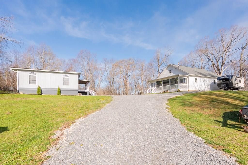 Photo of 725 Cross Ave, Pearisburg, VA 24134 (MLS # 109499)