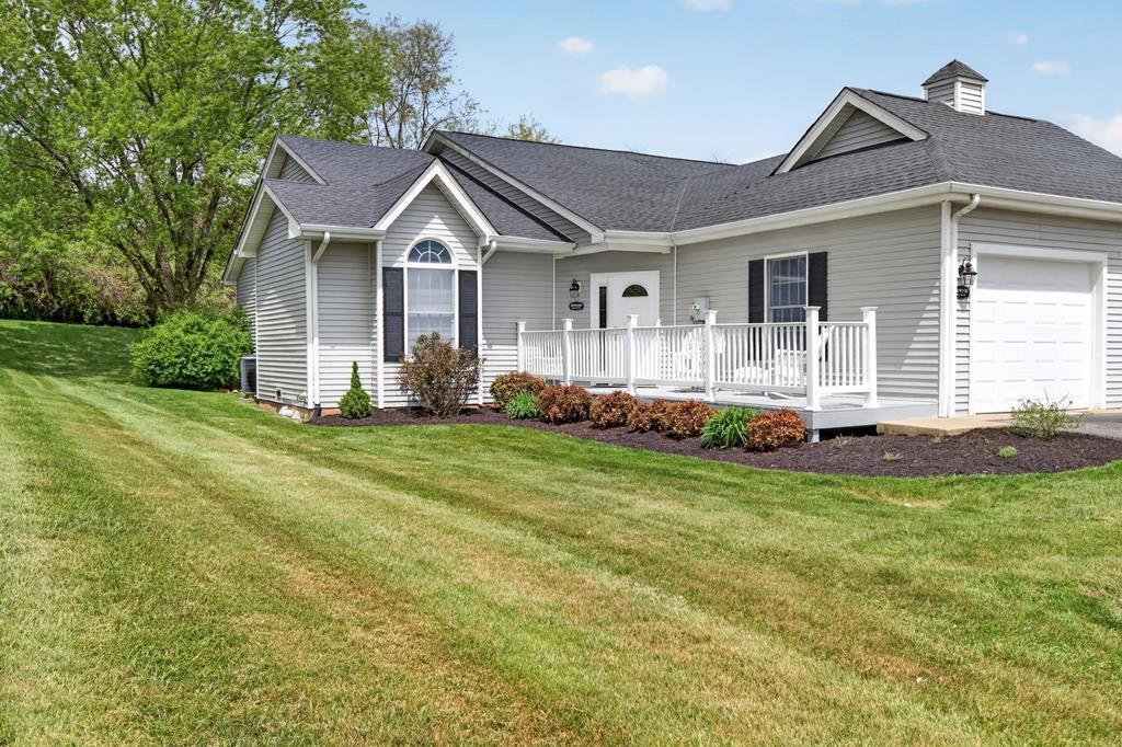 Photo of 20919 Deer Run Drive, Abingdon, VA 24211 (MLS # 109775)