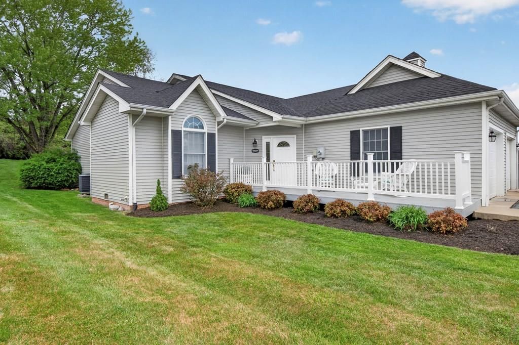 Photo of 20919 Deer Run Drive, Abingdon, VA 24211 (MLS # 109775)