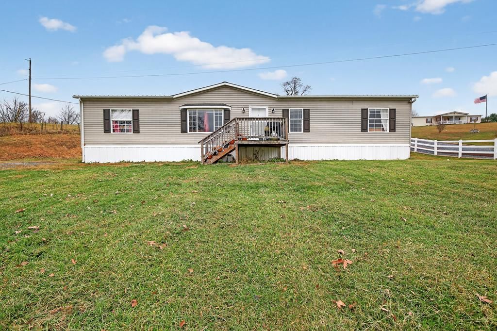 Photo of 1295 Chestnut Ridge Rd, Chilhowie, VA 24319 (MLS # 104186)