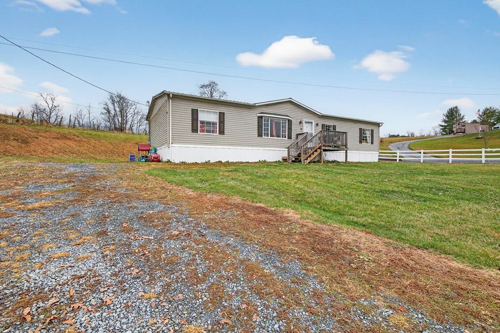 Photo of 1295 Chestnut Ridge Rd, Chilhowie, VA 24319 (MLS # 104186)