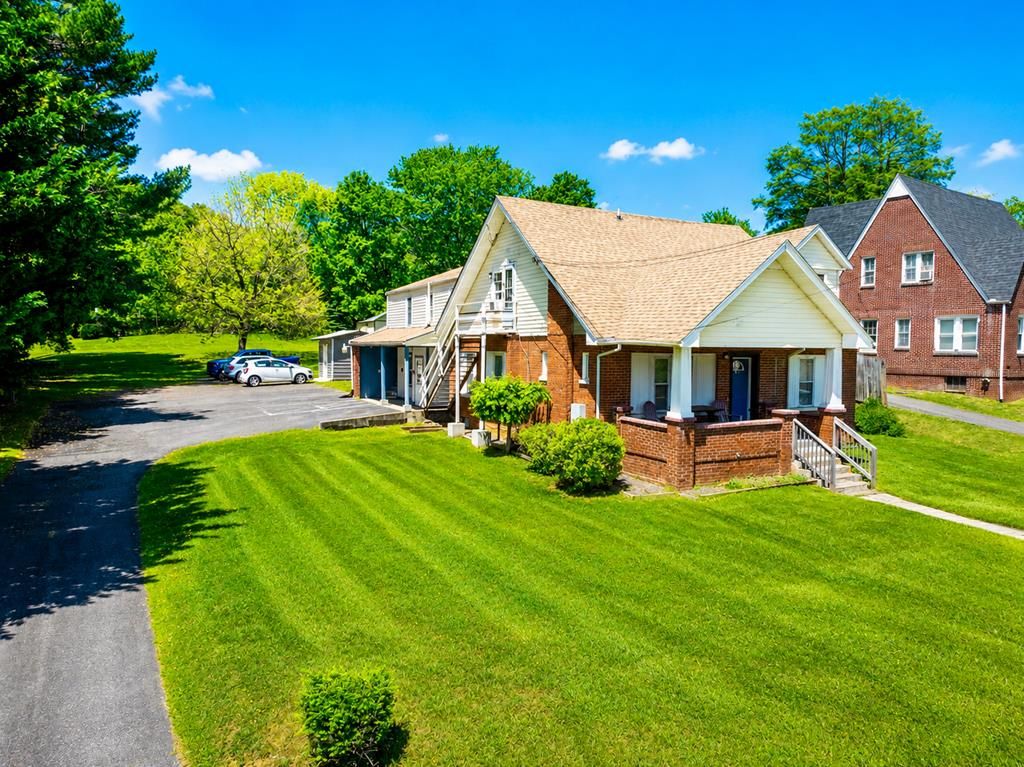 Photo of 508 W Stuart Dr, Galax, VA 24333 (MLS # 110102)