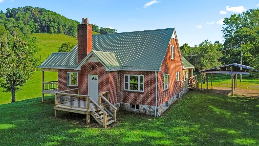 Photo of 10114 Hayters Gap Road, Abingdon, VA 24210 (MLS # 104009)