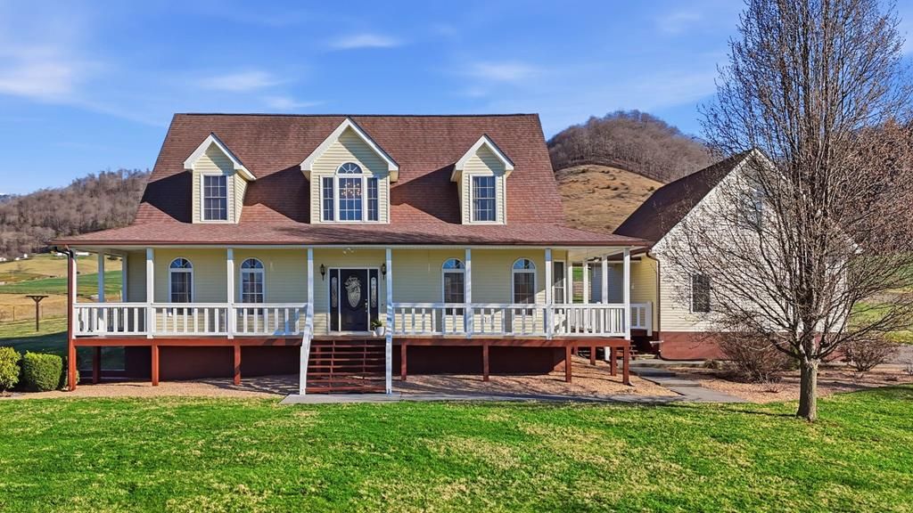 Photo of 1226 Quarry Road, Castlewood, VA 24224 (MLS # 109124)