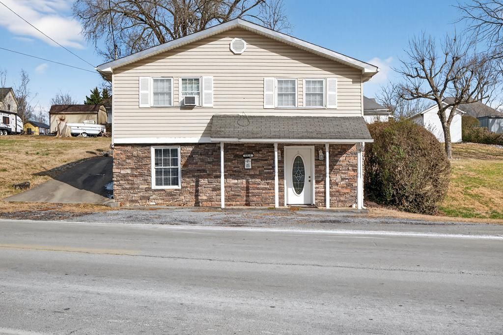 Photo of 1319 5th Street, Bristol, TN 37620 (MLS # 104704)