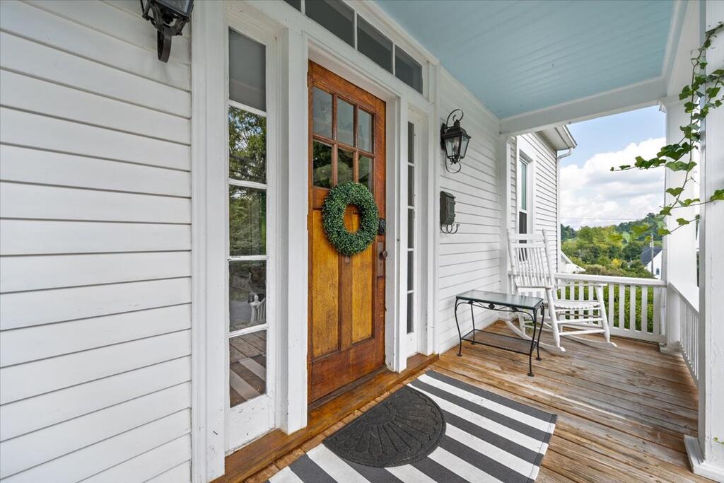 Photo of 503 Pine Street, Tazewell, VA 24651 (MLS # 111725)