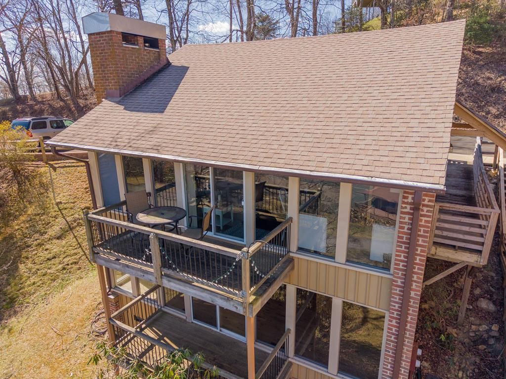 Photo of 42 Doe Valley Dr, Hillsville, VA 24343 (MLS # 109135)