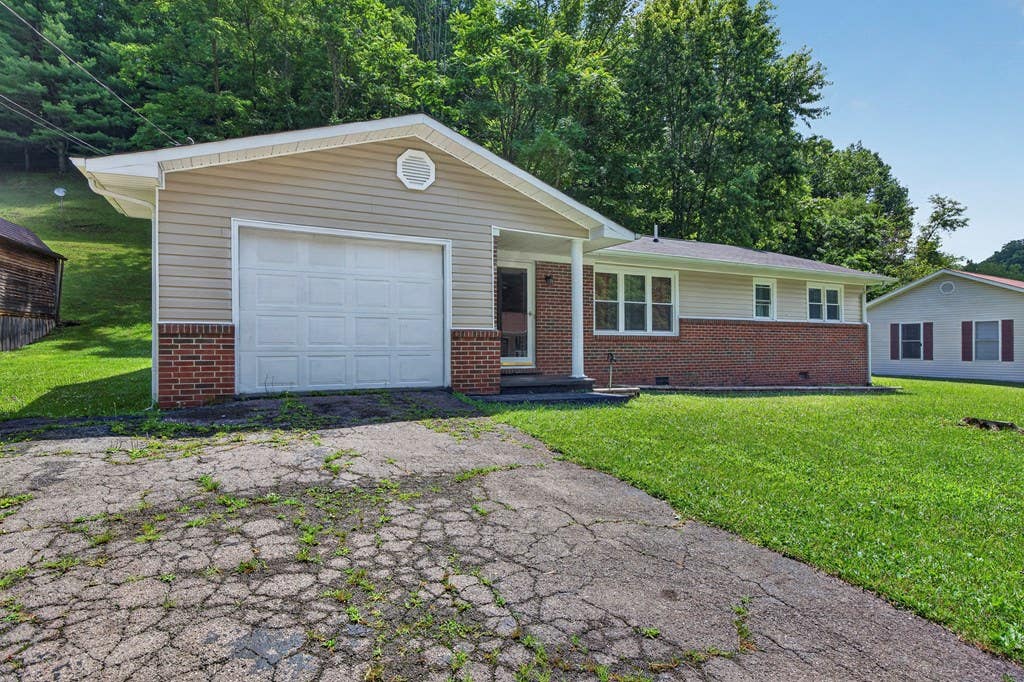 Photo of 168 Country Oaks DR, Honaker, VA 24260 (MLS # 111275)