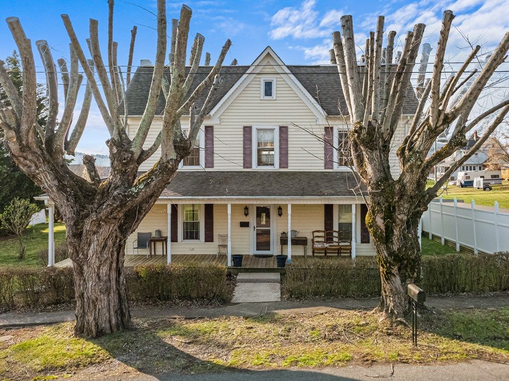 Photo of 211 W Webster St, Galax, VA 24333 (MLS # 109392)