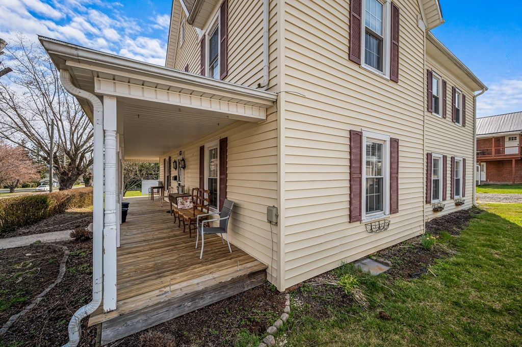 Photo of 211 W Webster St, Galax, VA 24333 (MLS # 109392)