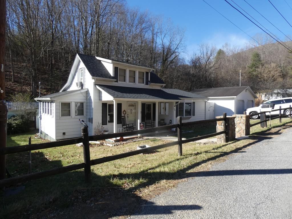 Photo of 114 Pump Log Hollow Road, Saltville, VA 24370 (MLS # 104412)