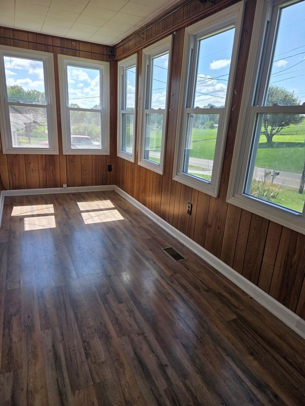 Photo of 14663 14663 Whites Mill Rd, Abingdon, VA 24210 (MLS # 103762)