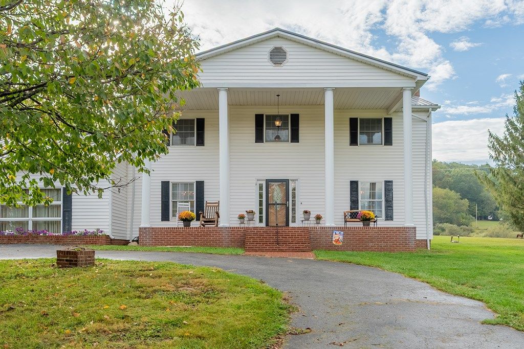 Photo of 350 Valley View Ln, Bland, VA 24315 (MLS # 103594)