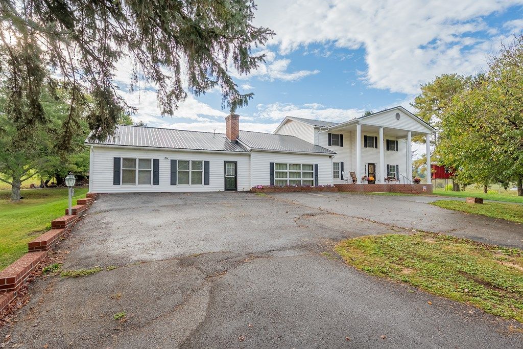 Photo of 350 Valley View Ln, Bland, VA 24315 (MLS # 103594)